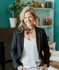 Book an Appointment with Dr. Shannon McCarty for Chiropractic