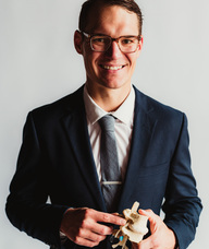 Book an Appointment with Dr. Daniel Edwards for Chiropractic
