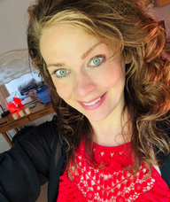 Book an Appointment with Jackie Lynn for Esthetics