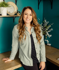 Book an Appointment with Dana Carr for Chiropractic